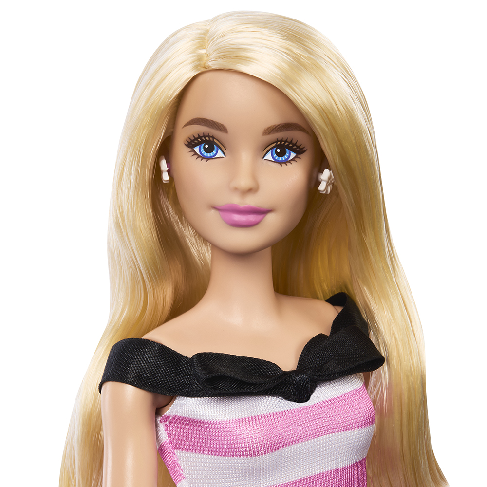 Barbie Day & Play Trendy Rollers doll 