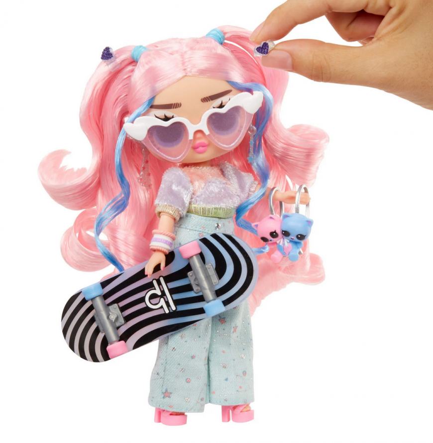 LOL Surprise Tweens Flora Moon doll