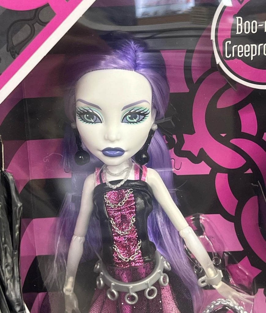 Monster High Spectra Creeproduction doll - YouLoveIt.com