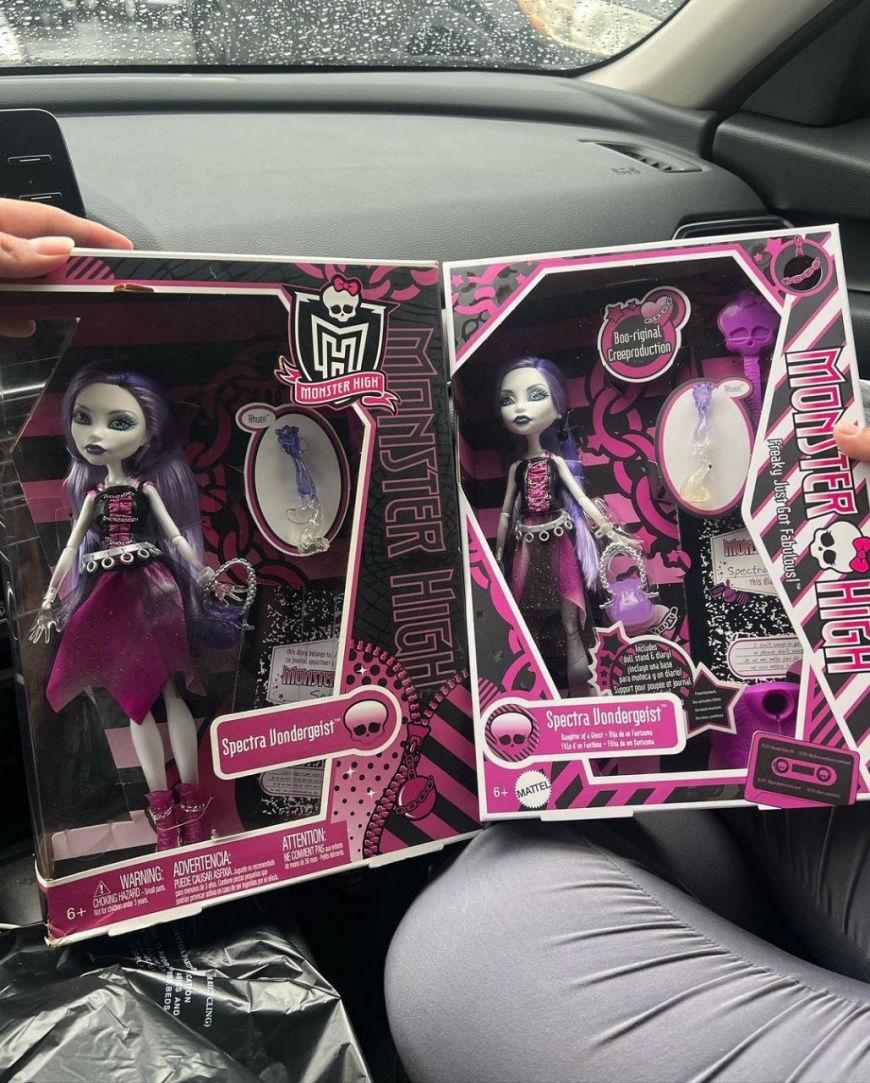 Monster High Spectra Creeproduction doll and first release
