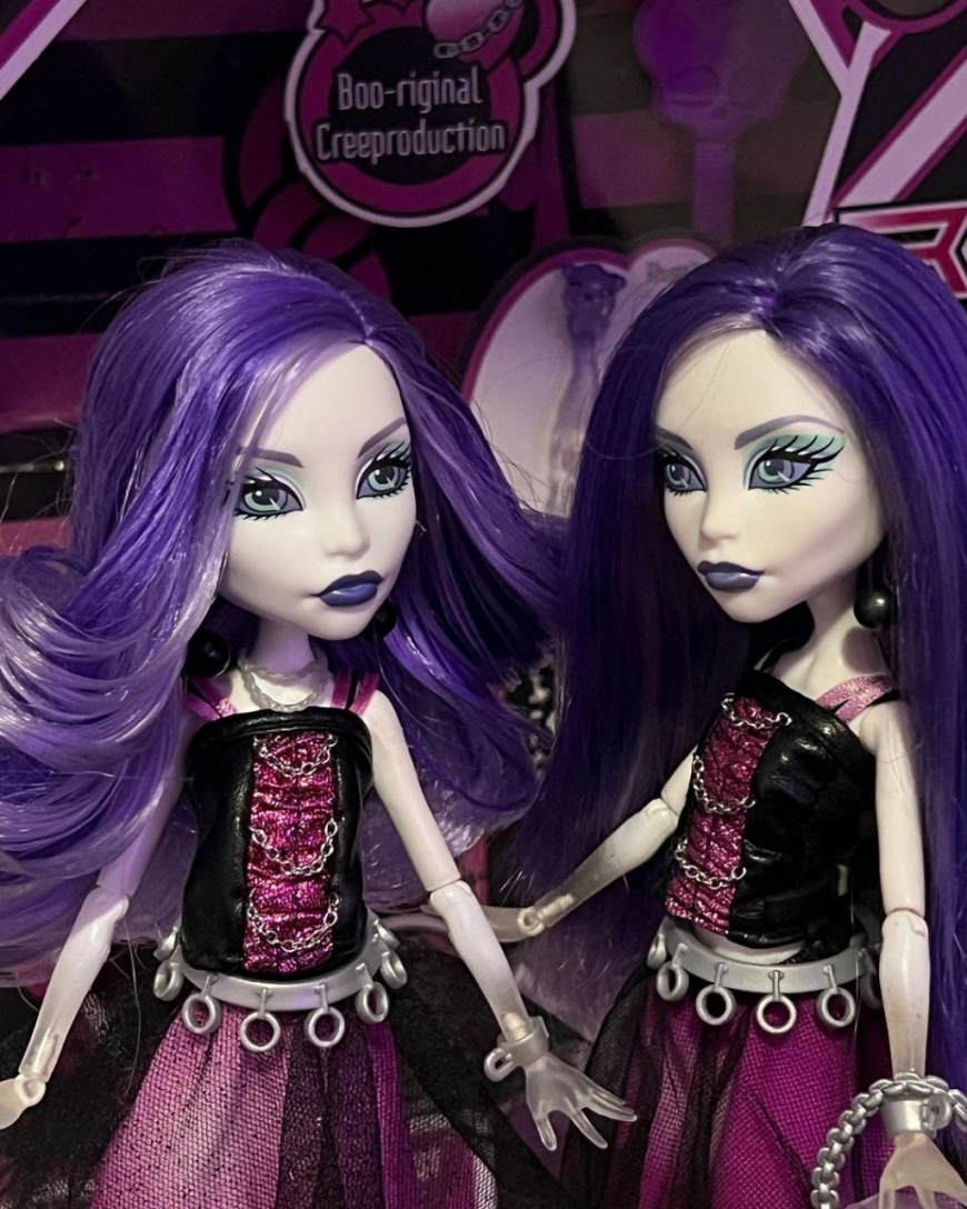 Comparison of Spectra Creeproduction (reproduction) doll with Spectra's doll from first release of Indonesia production