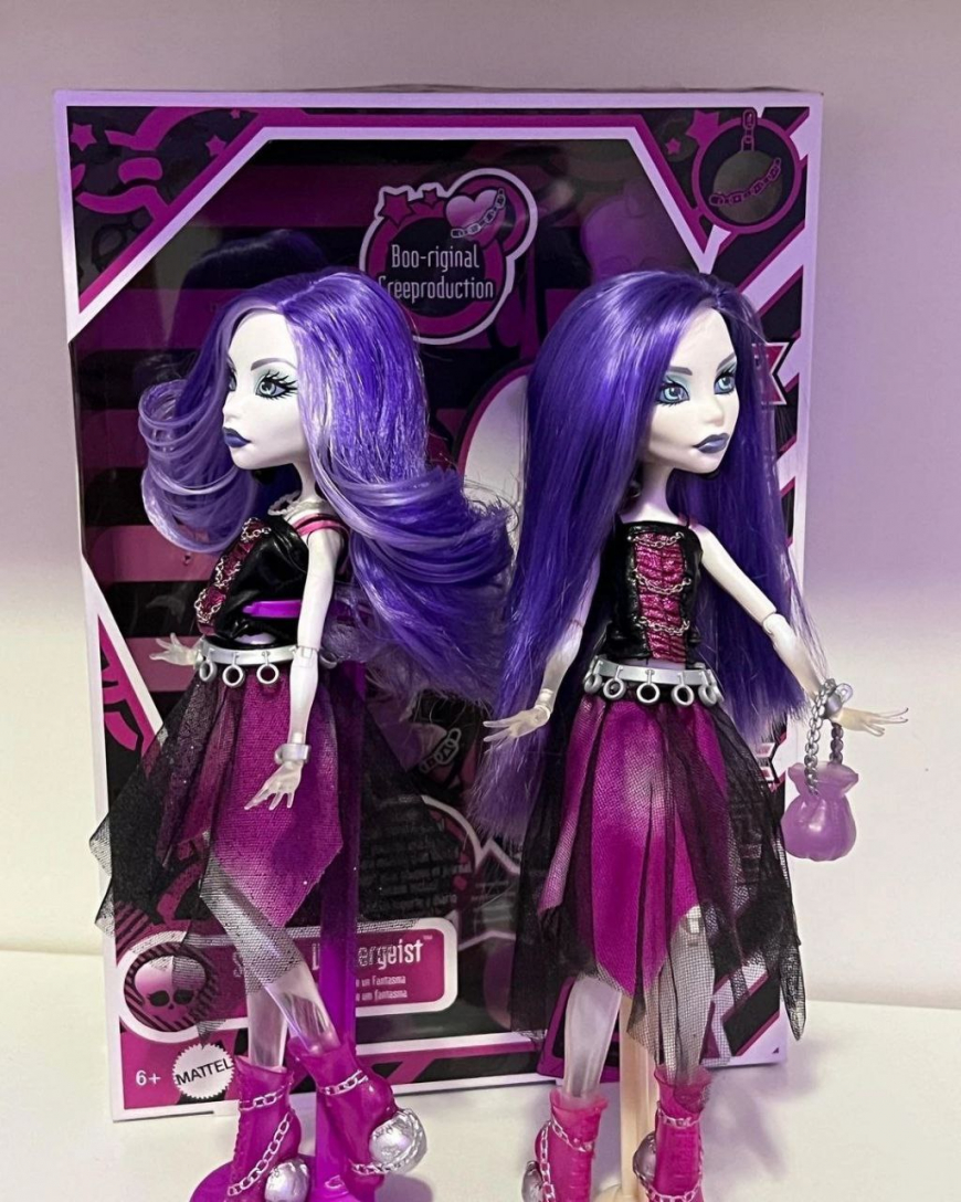 Comparison of Spectra Creeproduction (reproduction) doll with Spectra's doll from first release of Indonesia production