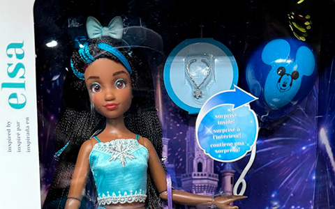 Disney Doorables Beyond the Door Elsa's Bedroom Playset, Includes 3  Exclusive Disney Frozen Figures, 7 Accessories, and 1 Key, Officially  Licensed