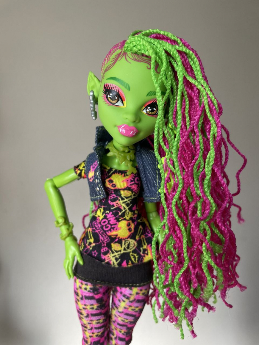 New Monster High Venus McFlytrap G3 doll 2024 in real life photo