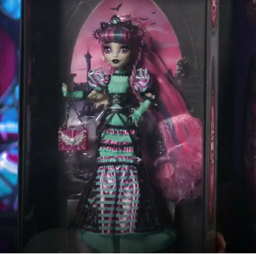 Monster High Fang Vote Collector Rochelle Goyle doll 2024 first look