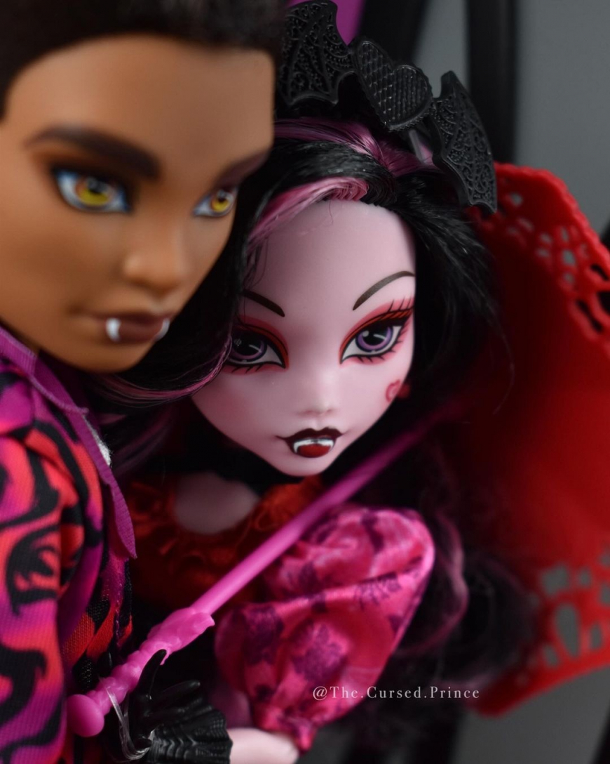 Monster High Howliday Love Edition Draculaura and Clawd 2 pack doll set 2024 in real life photos