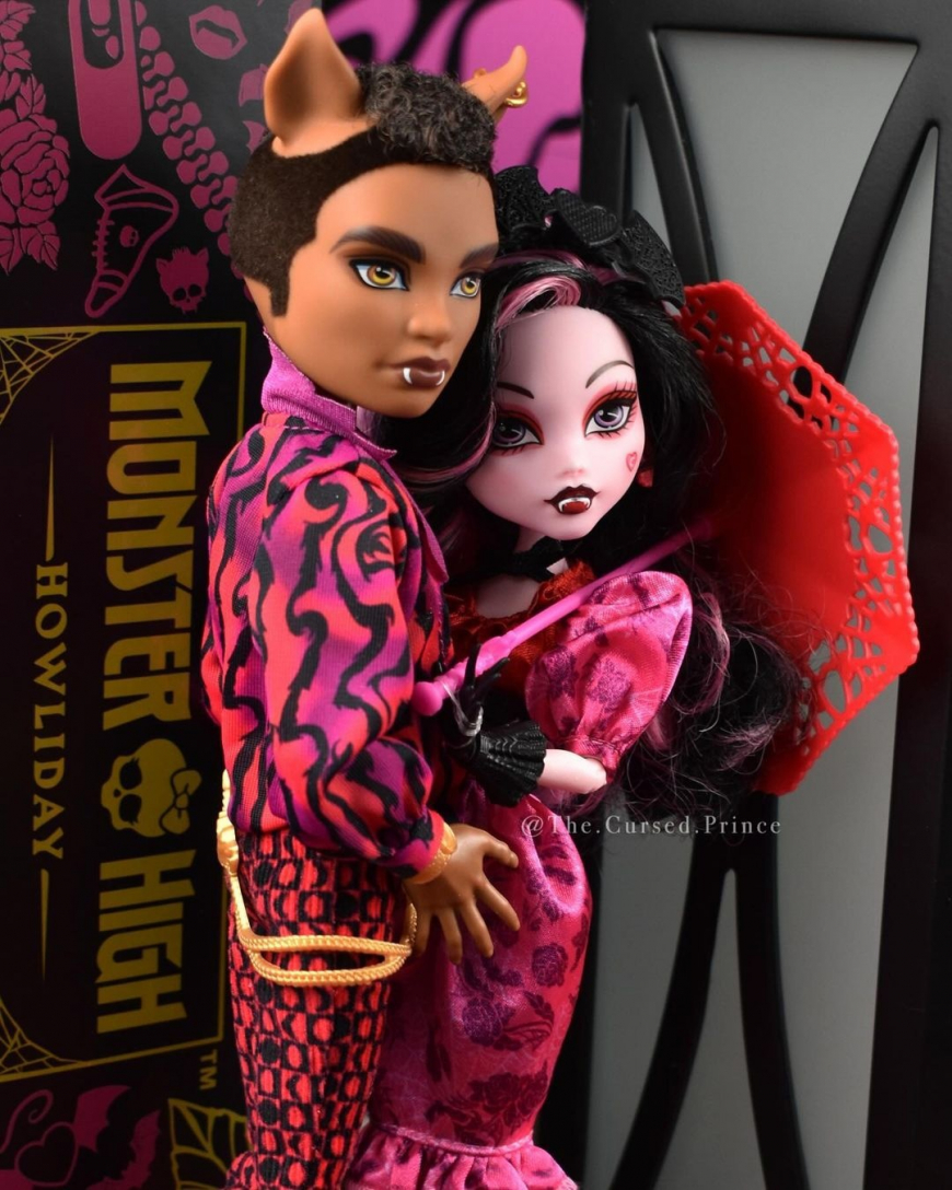 Monster High Howliday Love Edition Draculaura and Clawd 2 pack doll set 2024 in real life photos