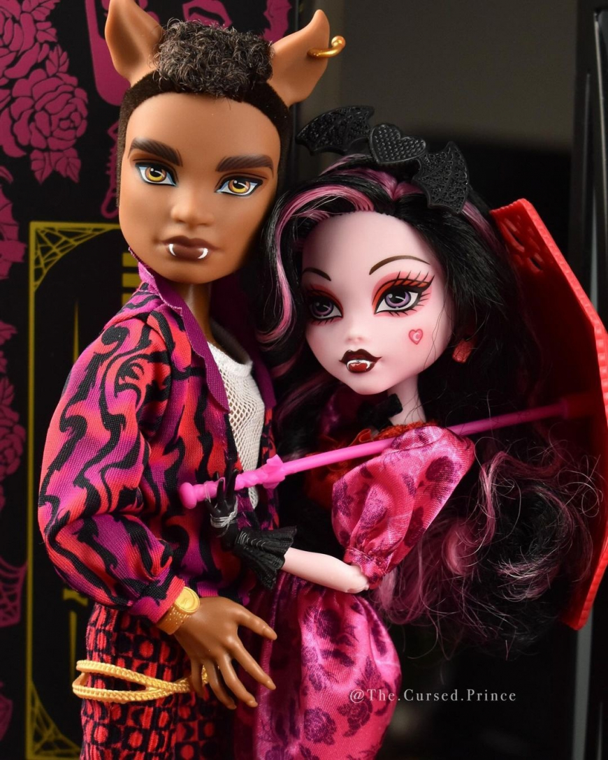 Monster High Howliday Love Edition Draculaura and Clawd 2 pack doll set 2024 in real life photos