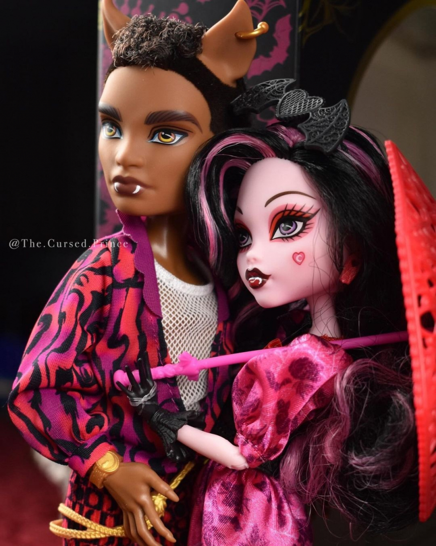 Monster High Howliday Love Edition Draculaura and Clawd 2 pack doll set 2024 in real life photos