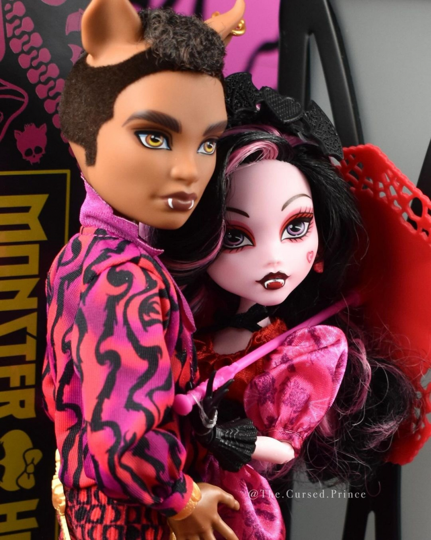 Monster High Howliday Love Edition Draculaura and Clawd 2 pack doll set 2024 in real life photos