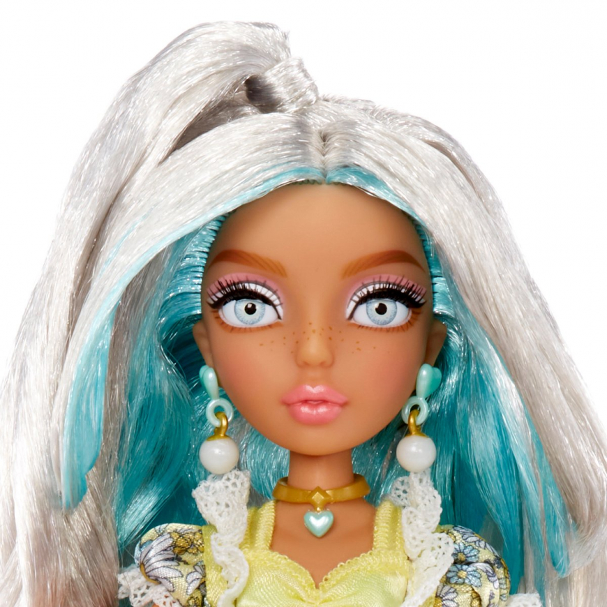 Mermaze Mermaidz Slumber Party Casea doll