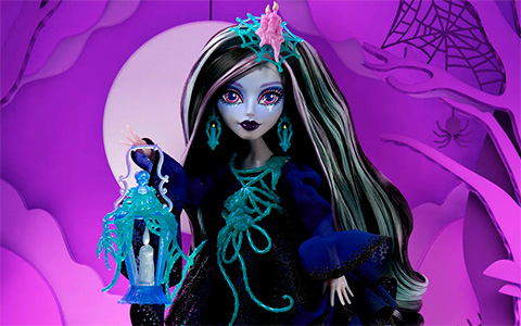 Monster High Lenore Loomington Designer Series doll