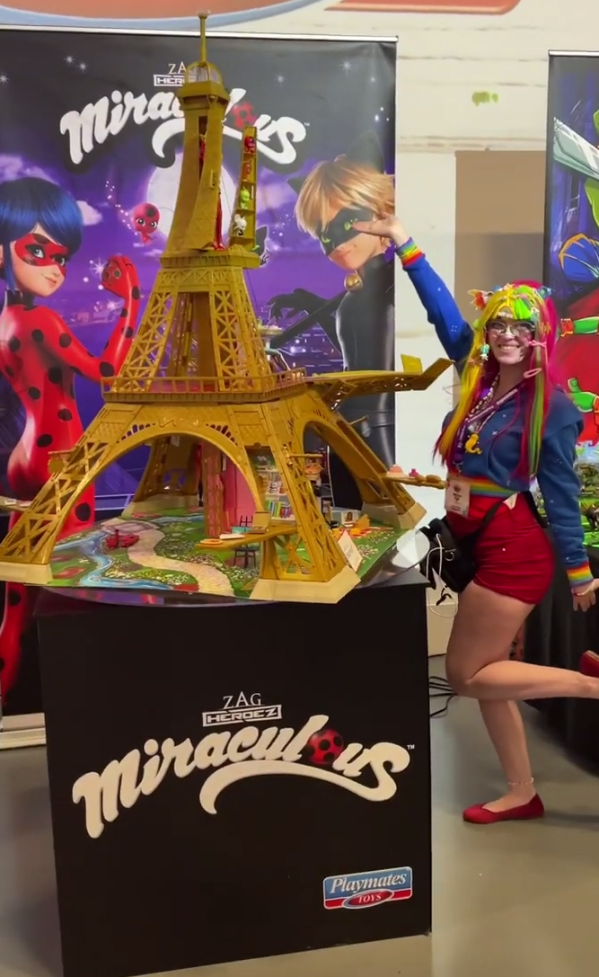 Miraculous Ladybug Paris Heroez Eiffel Tower Playset