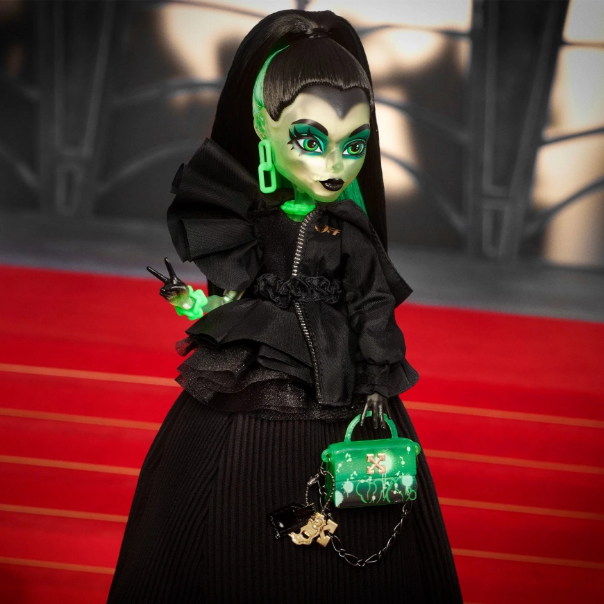 Monster High Off-White Symphanee Midnight doll
