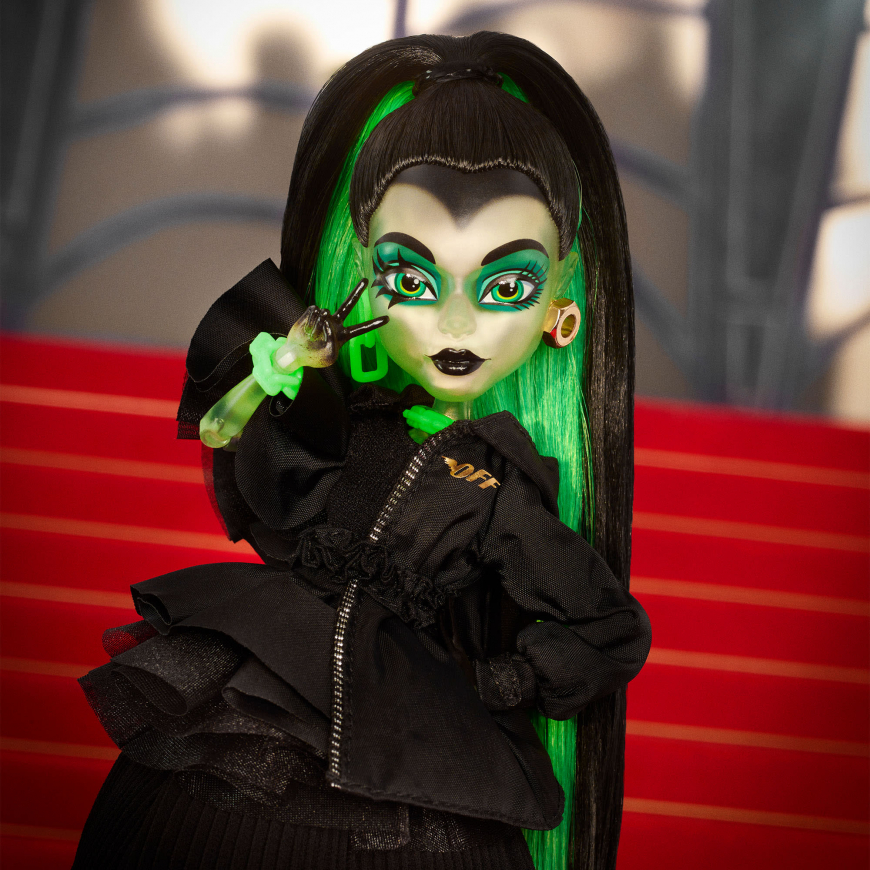 Monster High Off-White Symphanee Midnight doll