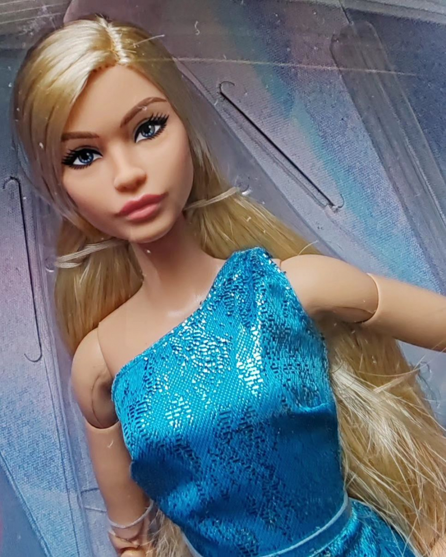 More in real life photos of Barbie Looks 20 and Barbie Looks 23