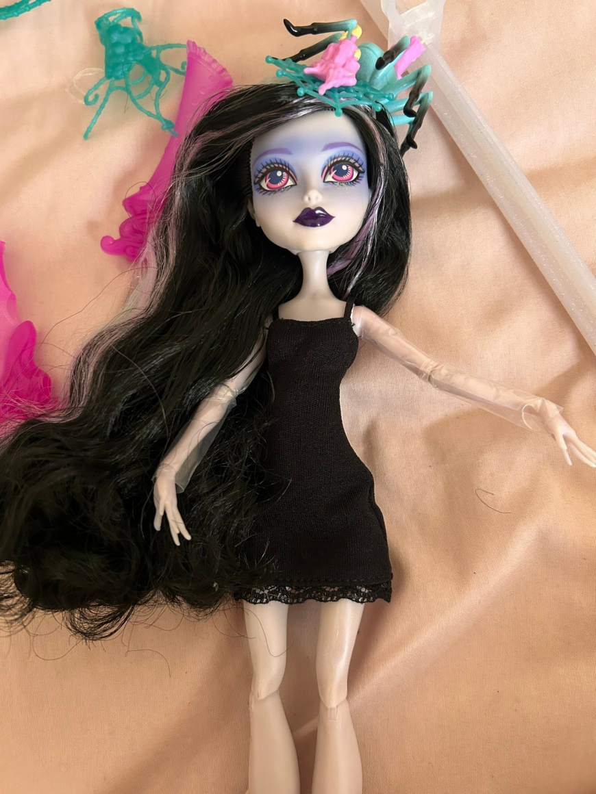 Lenore Loomington doll in real life photos