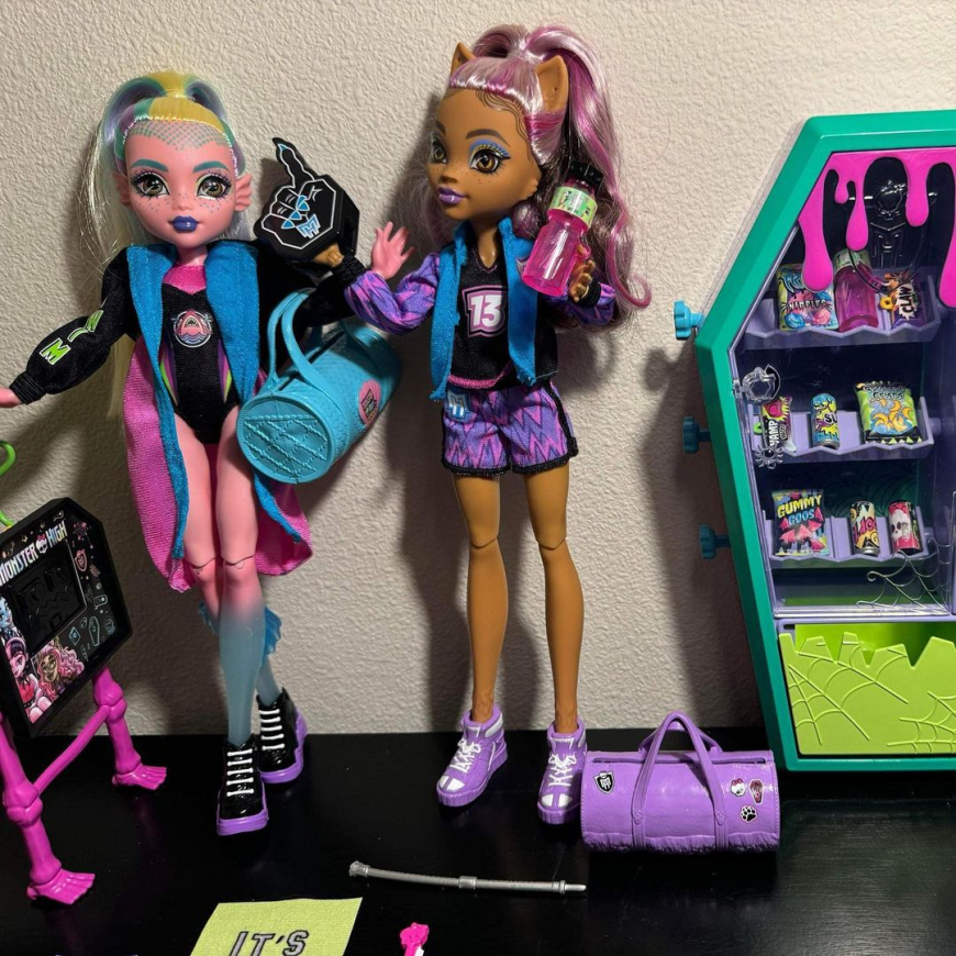 New Monster High G3 After Ghoul Activities playset with Lagoona and Clawdeen Wolf dolls photos