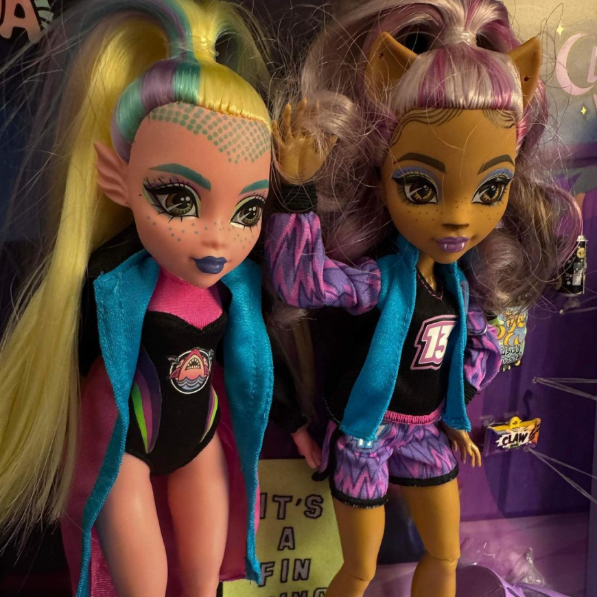 New Monster High G3 After Ghoul Activities playset with Lagoona and Clawdeen Wolf dolls photos