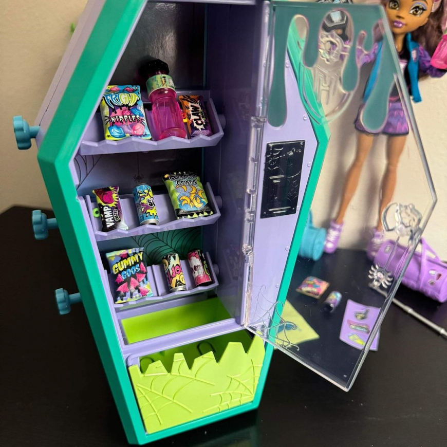 New Monster High G3 After Ghoul Activities playset with Lagoona and Clawdeen Wolf dolls photos