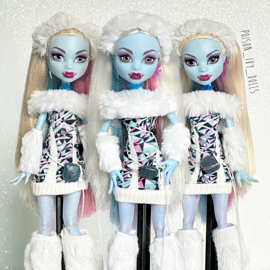 Comparison of base Reproduction Abbey Bominable doll with doll from the very first wave