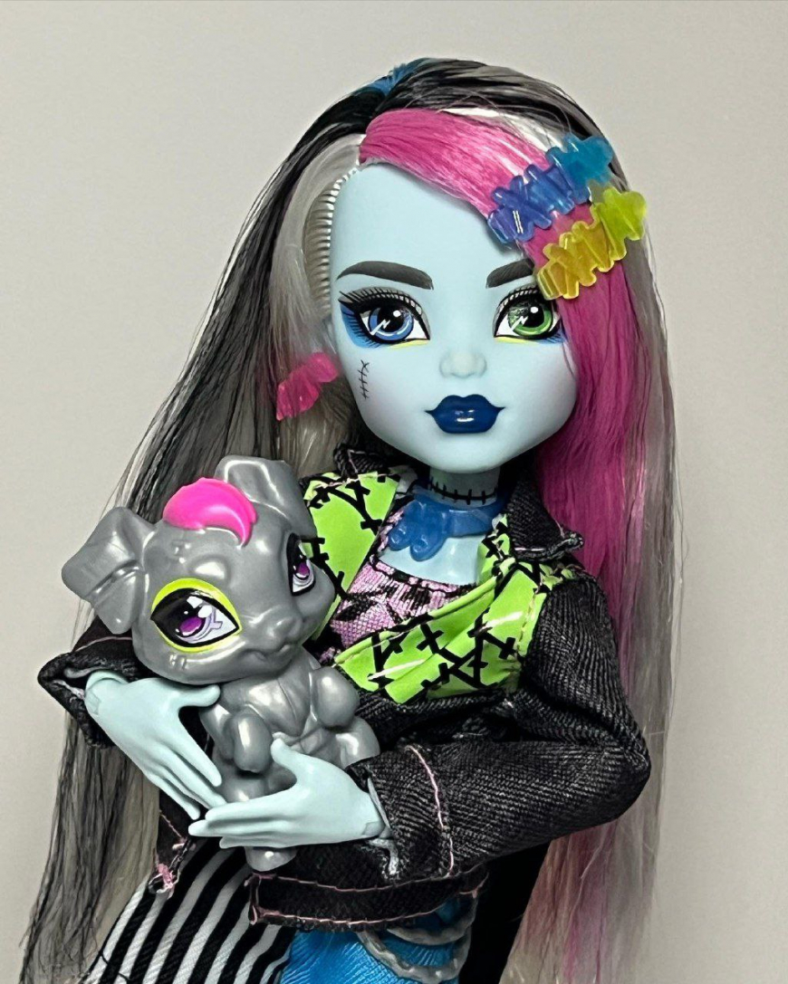 New Monster High Core Refresh Frankie Stein, Lagoona Blue and Cleo de Nile G3 dolls 2024 in real life photos