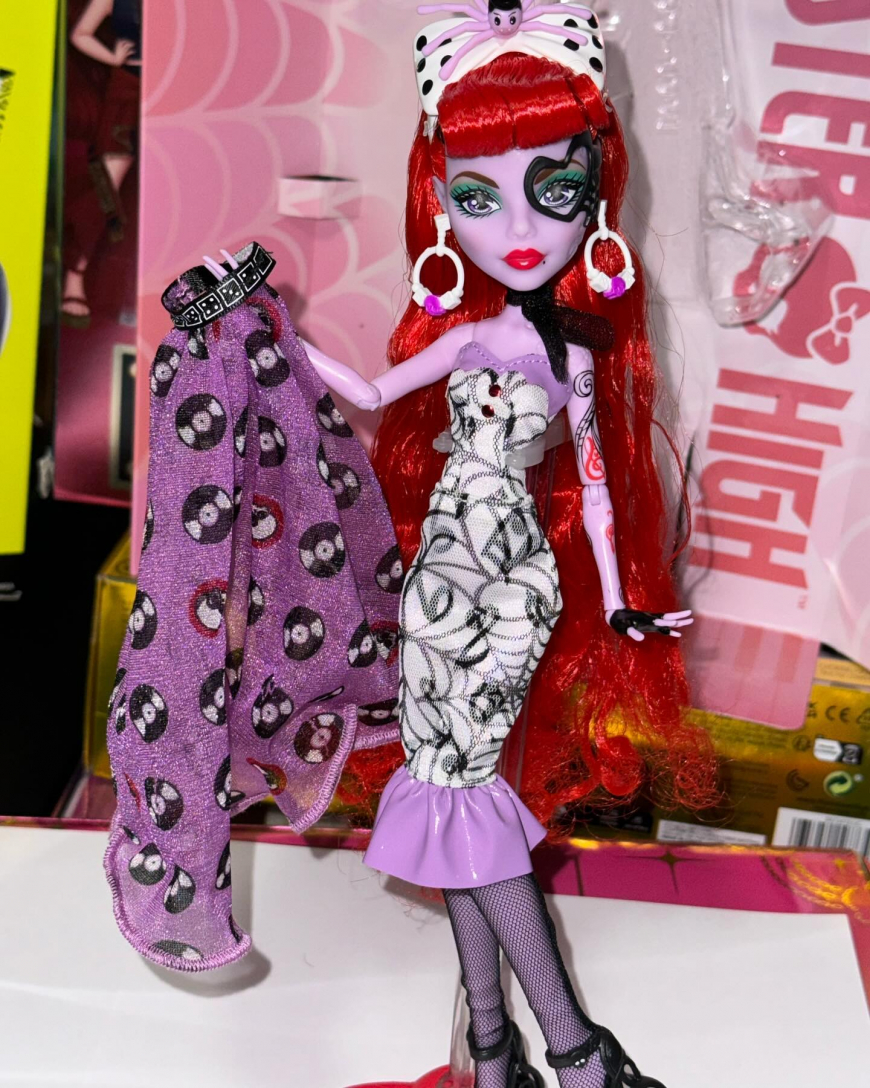 Monster High Outta Fright Operetta doll  in real life photos