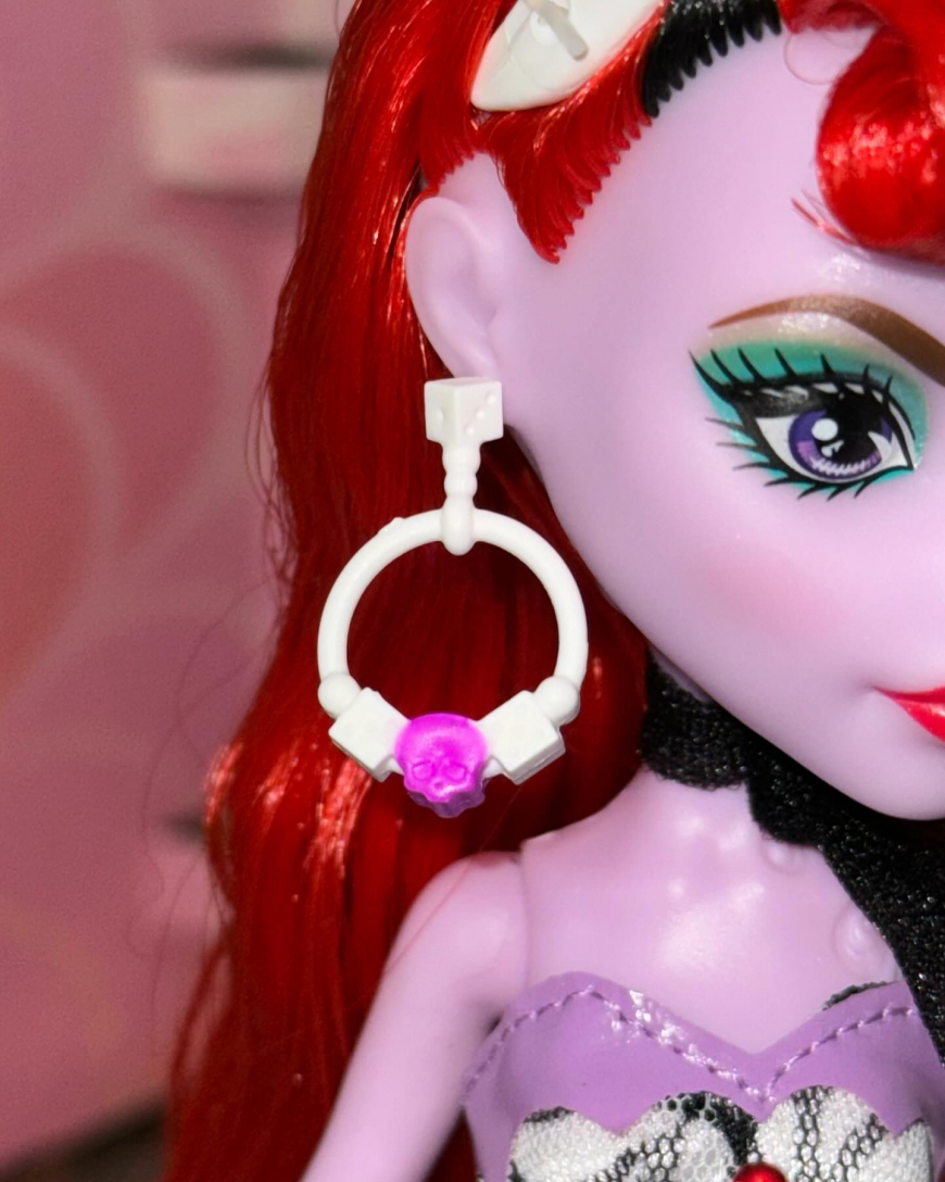 Monster High Outta Fright Operetta doll  in real life photos