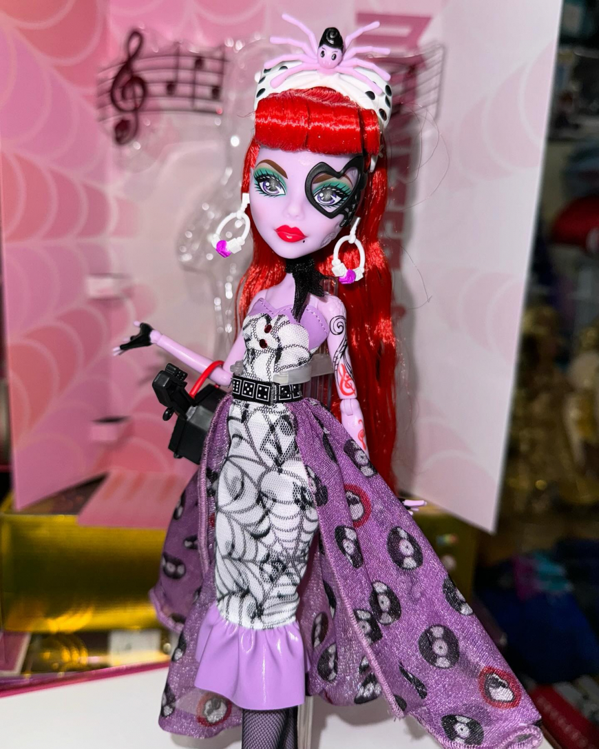 Monster High Outta Fright Operetta doll  in real life photos