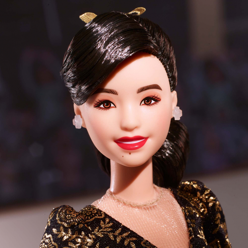 Barbie Signature Inspiring Women Kristi Yamaguchi doll