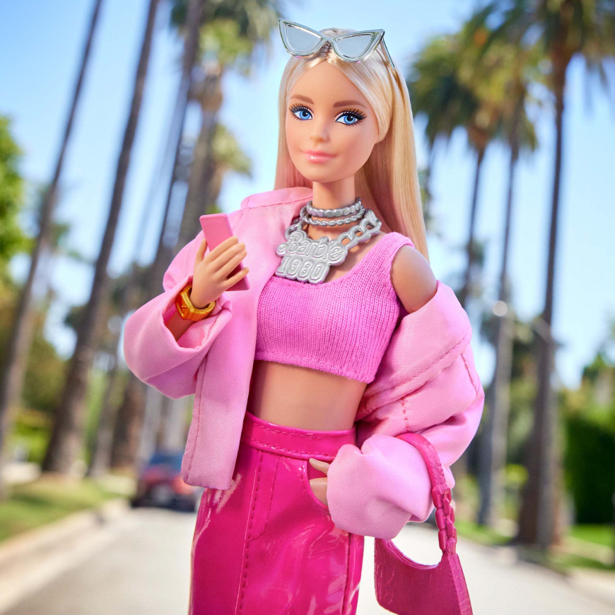 BarbieStyle “Barbiecore” Fashion Pack pink pack with a leather skirt and a puffer jacket