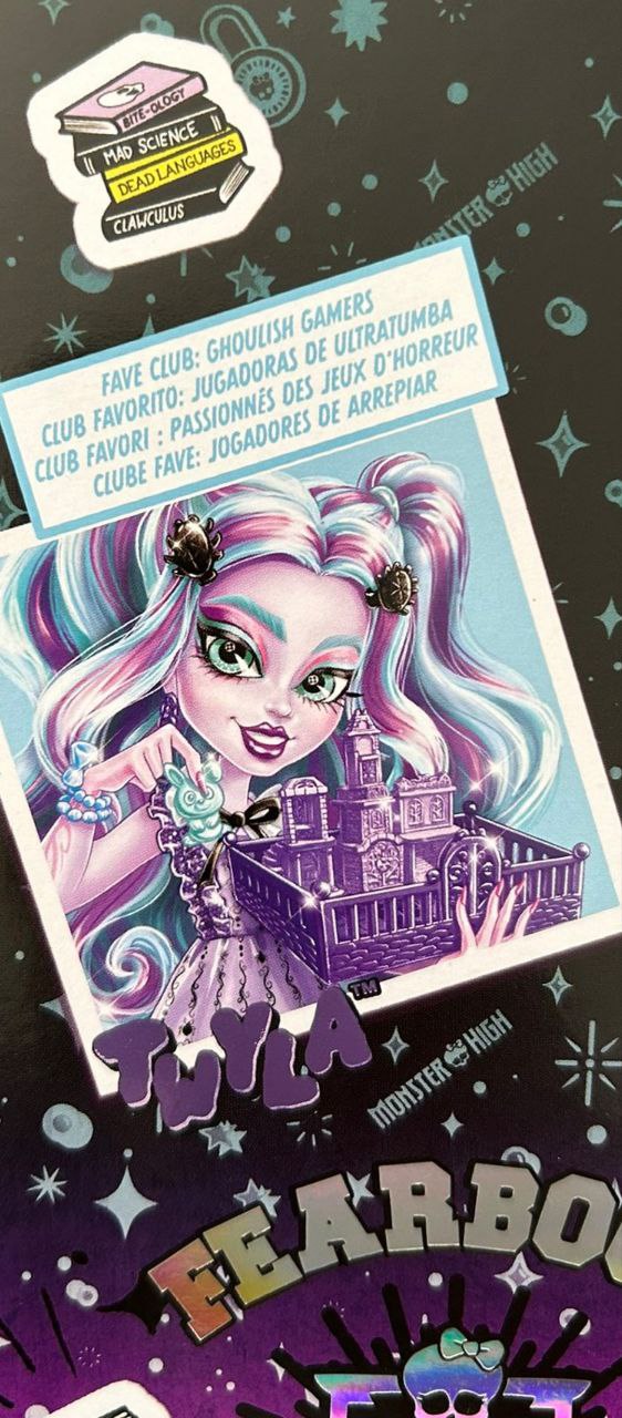 Monster High Fearbook out of the box photos
