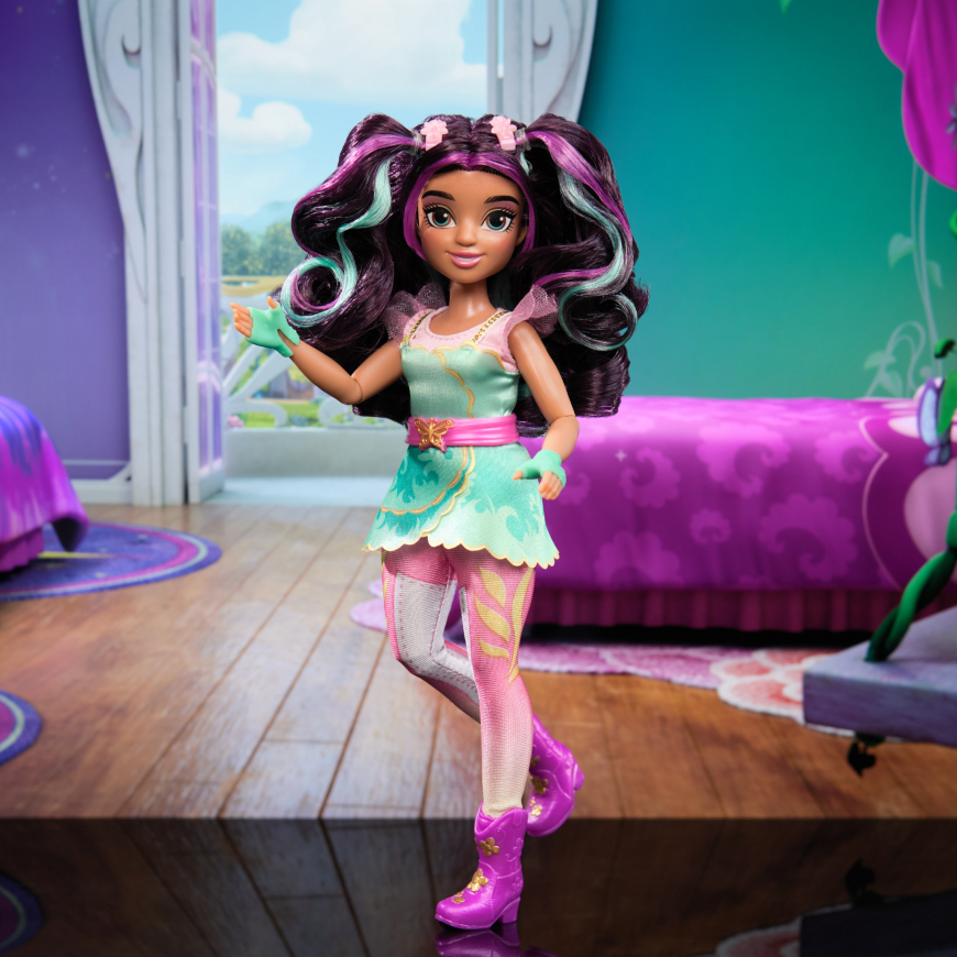 Unicorn Academy Ava fashion doll