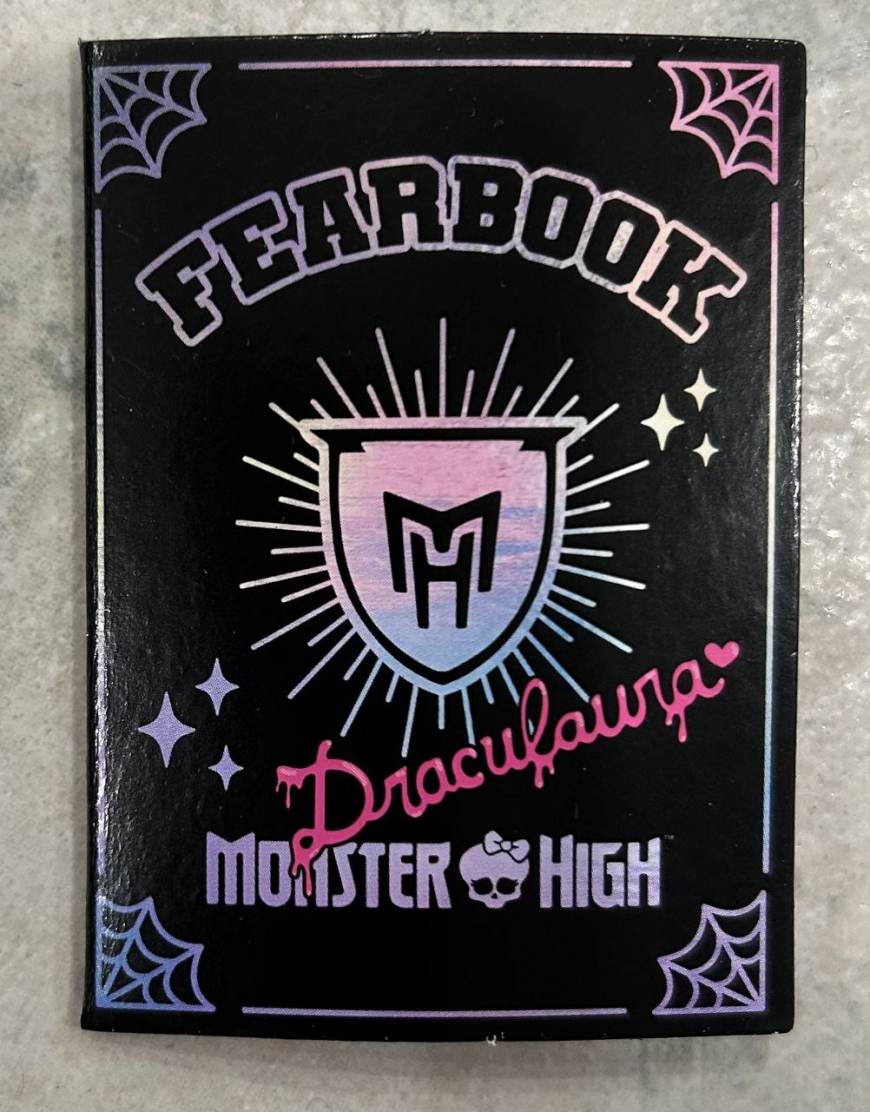 Monster High Fearbook out of the box photos