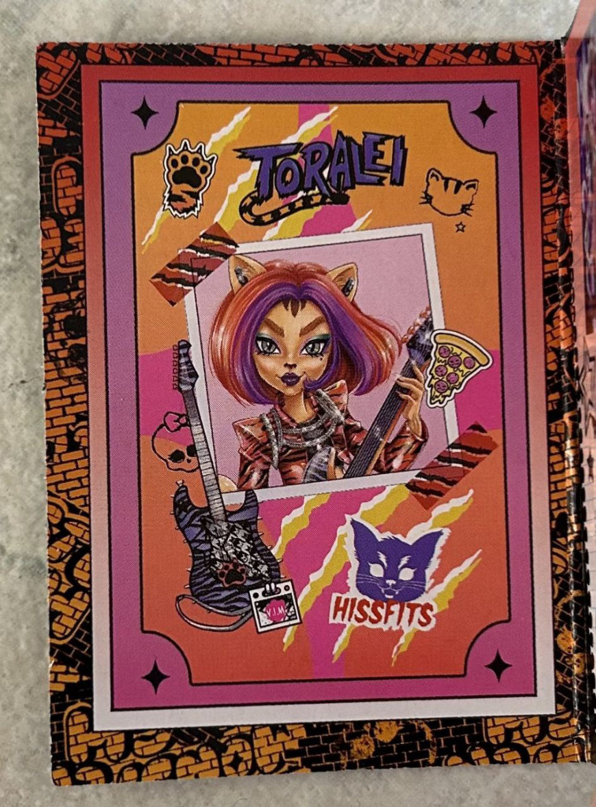 Monster High Fearbook out of the box photos