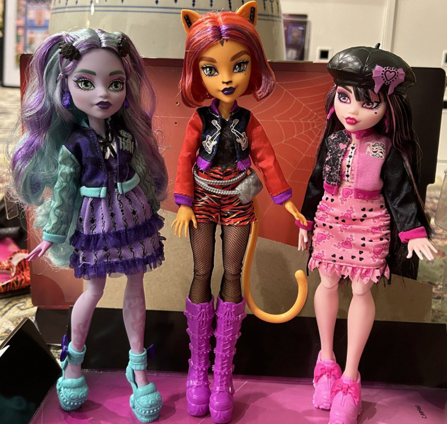 Monster High Fearbook out of the box photos