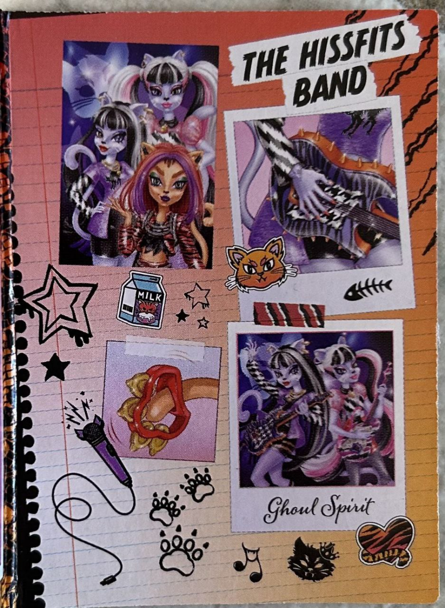 Monster High Fearbook out of the box photos