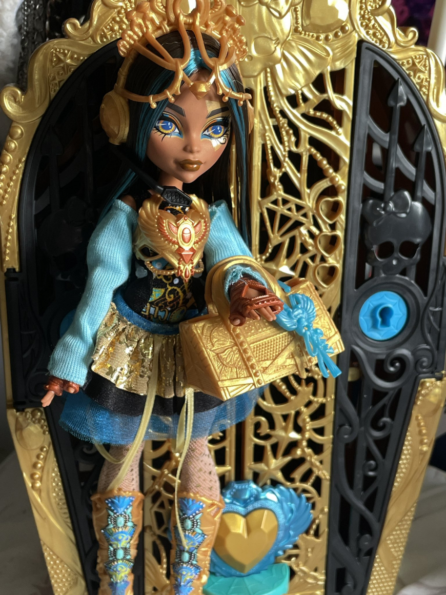 Monster High Skulltimate Secrets series 4 Monster Mysteries dolls in real life photos