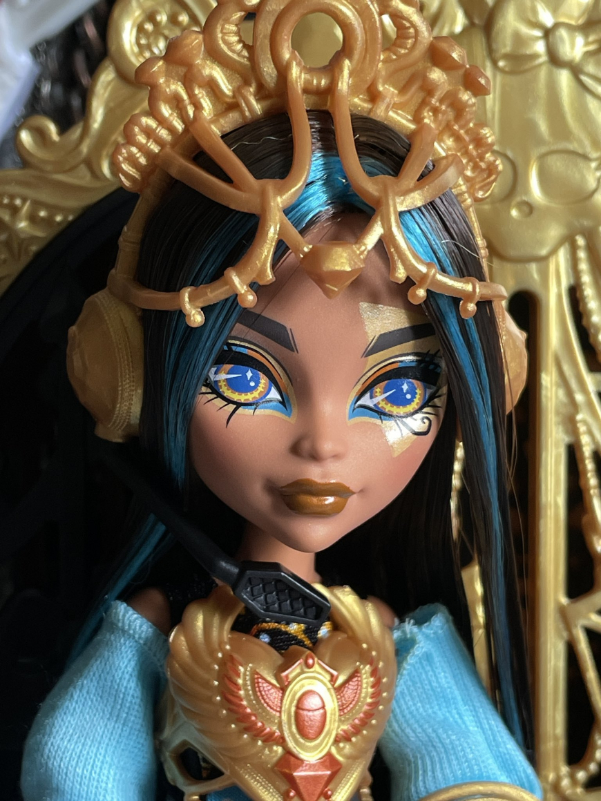 Monster High Skulltimate Secrets series 4 Monster Mysteries dolls Screenings Abbey and Cleo
