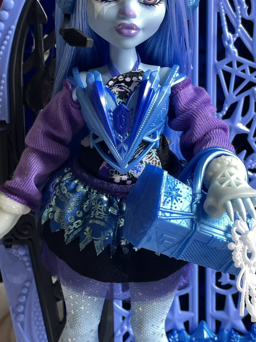 Monster High Skulltimate Secrets series 4 Monster Mysteries Abbey details