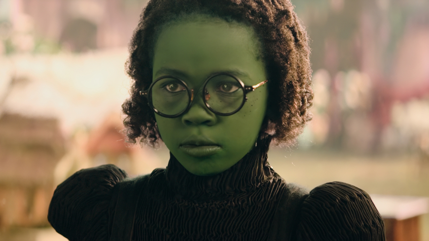HD wallpapers Wicked movie 2024 with Ariana Grande as Glinda and Cynthia Erivo as Elphaba