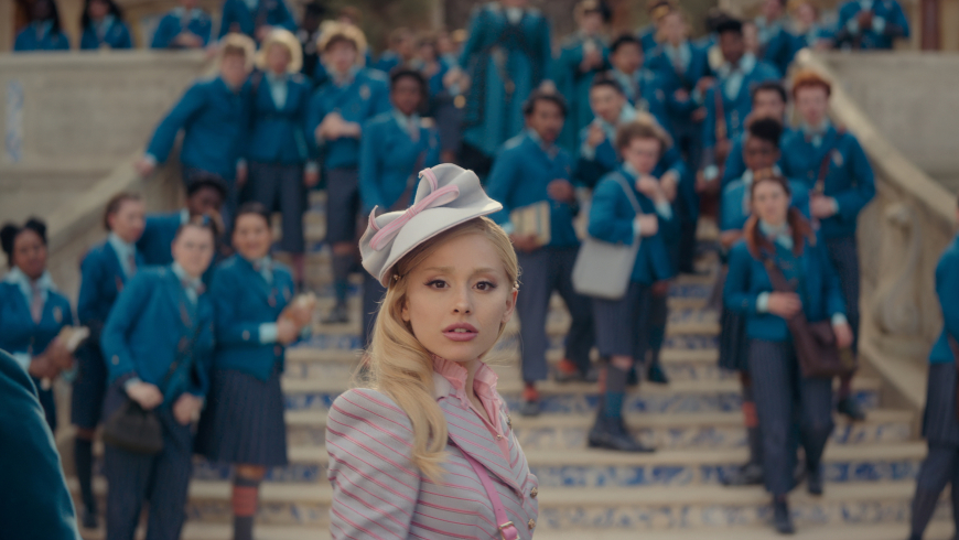 HD wallpapers Wicked movie 2024 with Ariana Grande as Glinda and Cynthia Erivo as Elphaba