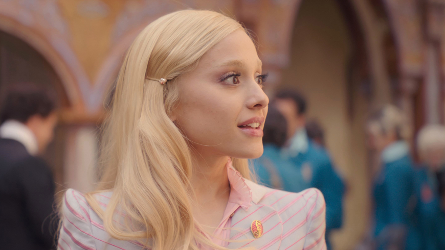 HD wallpapers Wicked movie 2024 with Ariana Grande as Glinda and Cynthia Erivo as Elphaba