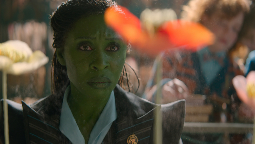 HD wallpapers Wicked movie 2024 with Ariana Grande as Glinda and Cynthia Erivo as Elphaba