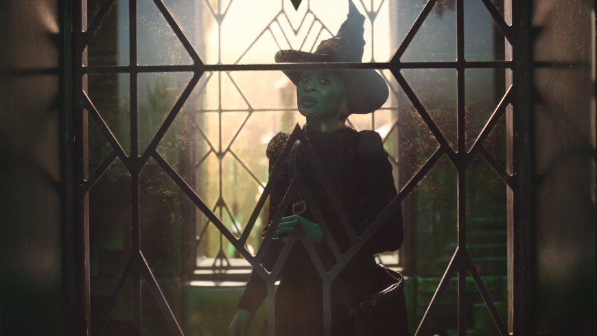 HD wallpapers Wicked movie 2024 with Ariana Grande as Glinda and Cynthia Erivo as Elphaba
