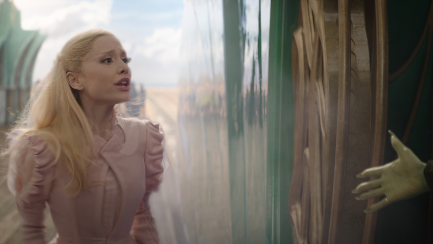 HD wallpapers Wicked movie 2024 with Ariana Grande as Glinda and Cynthia Erivo as Elphaba