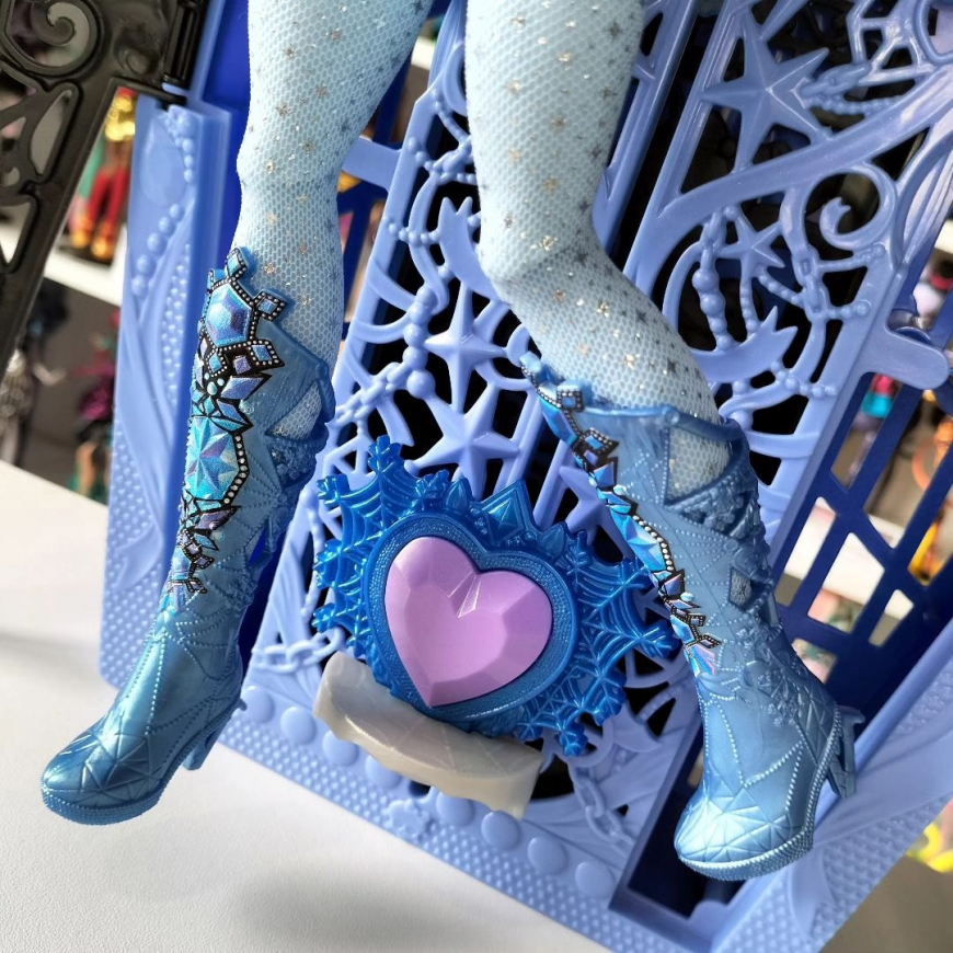 Monster High Skulltimate Secrets series 4 Monster Mysteries Abbey doll out of the box