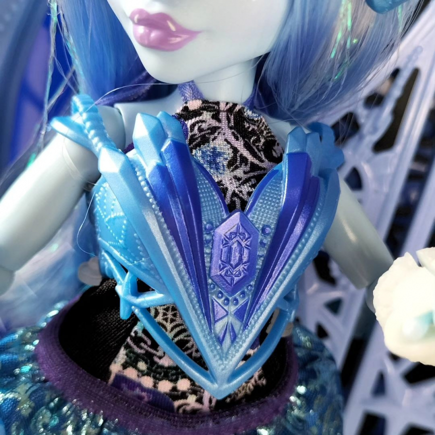 Monster High Skulltimate Secrets series 4 Monster Mysteries Abbey doll out of the box