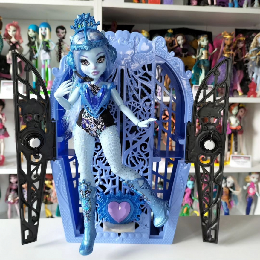 Monster High Skulltimate Secrets series 4 Monster Mysteries Abbey doll out of the box
