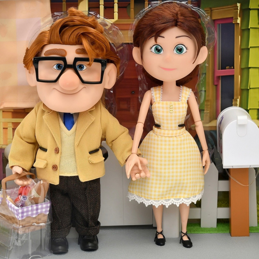 Disney Store Pixar Up Carl and Ellie Limited edition Dolls 2-pack